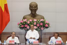 越南政府总理阮春福在会上发表讲话。