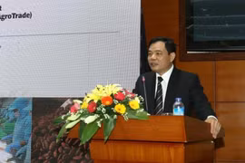 越南农业与农村发展部部长阮春强在亮相仪式上发表讲话。