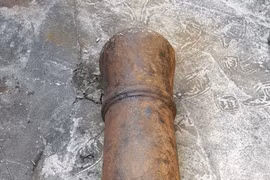 200多年的大炮在广宁省关烂岛发现