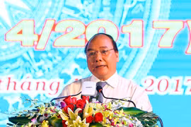 政府总理阮春福出席朔庄省重新建省25周年纪念大会。（图片来源：越通社）