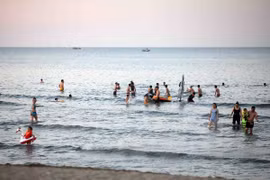 乂安省炉门海滩。（图片来源：越通社）