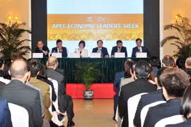 越南向外国驻河内代表处和国际组织通报APEC领导人会议周的结果