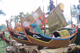 广义省李山岛县举行“黄沙兵替身祭礼”。