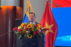 越南驻委内瑞拉大使武中美在纪念典礼上发表讲话。图自越通社