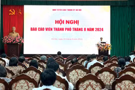 会议场景。图自hanoimoi.vn