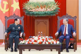 越共中央总书记、中央军委书记苏林会见中共中央军委副主席。图自越通社
