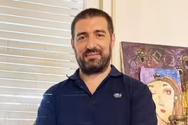 阿根廷记者加斯顿·菲奥尔达。图自越通社
