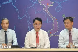 越南计划与投资部副部长陈国方在北南高速公路论坛上发表讲话。图自越通社