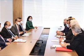 越南国家主席阮春福会见美国各协会和各大公司领导 