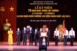 国家主席阮春福出席河内师范大学建校70周年庆典
