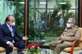 越南国家主席阮春福会见劳尔·卡斯特罗大将