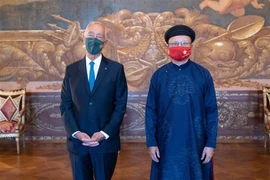 葡萄牙愿与越南加强合作共同发展