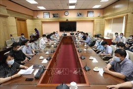 越南医疗队赴老挝协助新冠肺炎疫情防控工作：帮人如帮己