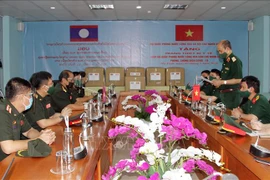 新冠肺炎疫情：老挝接收越南国防部提供的医疗物资