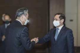 越南外交部部长裴青山与中国外交部长王毅举行会谈