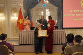 进一步加强越瑞两国民间友好关系 