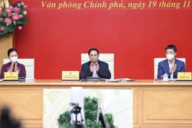 政府总理范明政与芹苴市选民接触