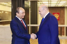 越南国家主席阮春福会见俄罗斯总理米哈伊尔·米什廷