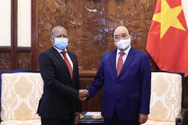 国家主席阮春福会见南非驻越大使