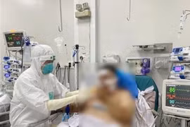 胡志明市积极为新冠肺炎危重症患者进行治疗