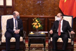 越南国家主席会见各国新任驻越大使