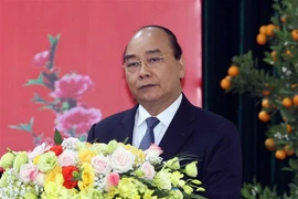 阮春福总理视察部分人民公安单位的执勤备战工作