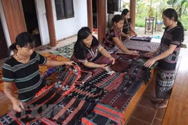 越南提高民族工作的质量和成效