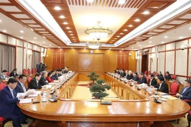 第十三届越共中央政治局召开第一次会议：聚焦国会代表选举和新冠疫苗购买、接种工作