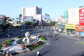 政府总理范明政：胡志明市实施社交距离措施 但需保障居民生活秩序稳定