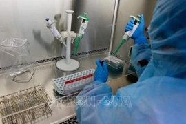 美国驻越南大使馆向越南国防部捐赠Covid-19实验室设备