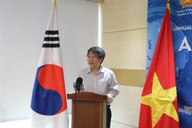  在韩国的越南大学生推动科学研究活动