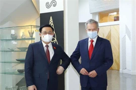越南国会主席王廷惠会见芬兰共和国总统