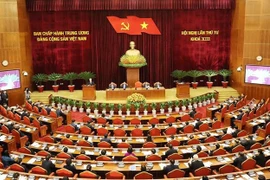 越共十三届四中全会隆重开幕