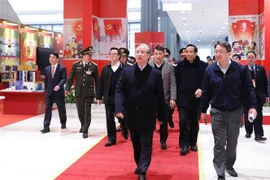 越共中央书记处常务书记陈国旺对越共十三大的筹备工作进行实地检查