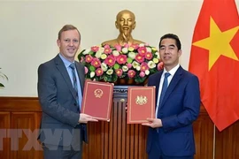 “英国市场：须知和注意事项”一书推介活动在英国举行