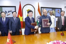 越南国会办公厅与印度下议院办公厅签署图书馆与电视领域的合作备忘录