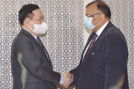 国会主席王廷惠会见印度石油天然气公司首席执行官古布塔