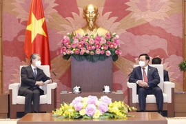 越南国会主席王廷惠会见中国驻越大使熊波