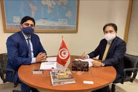 越南和突尼斯共商提升经贸合作层次和水平的措施