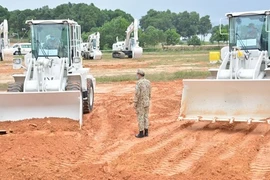 黄春战上将视察维和行动1号工兵队组建筹备工作