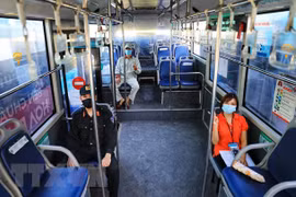 河内暂停前往14个省市的客运服务