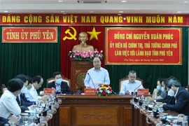 越南政府总理阮春福在富安省进行工作调研座谈
