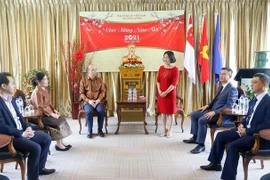 老挝驻新加坡大使馆向越南驻新加坡大使馆致以新春祝福