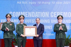 越南国家主席表彰在参与联合国维和行动中取得优异成绩的集体和个人