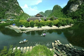 重启旅游活动：安全一处、开放一处