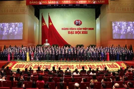 越南共产党第十三届中央委员会亮相 中央委员会以高度一致选举阮富仲同志为越共中央总书记