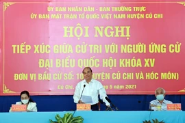 阮春福在胡志明市开展选民接待活动