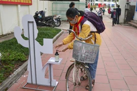 越南52个省市学生重返校园