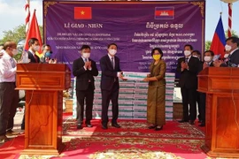 柬埔寨政府为越南捐赠20万剂新冠疫苗