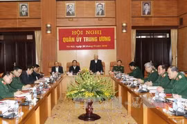阮富仲、陈大光、阮春福、吴春历一同出席会议